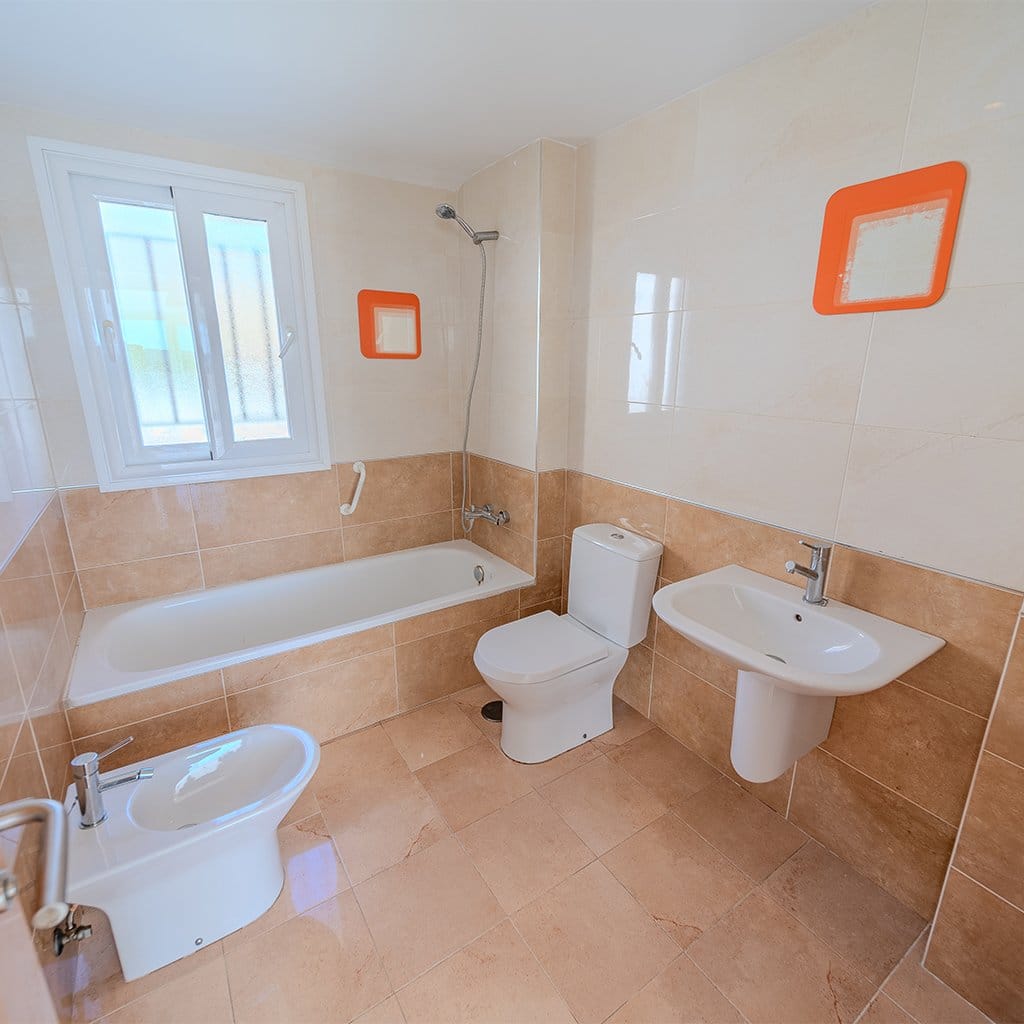 CUARTO DE BAÑO SIN REFORMAR